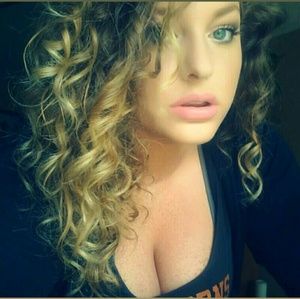 Meet your Posher, Cayla